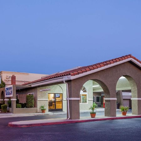 Travelodge By Wyndham Hemet Ca Esterno foto