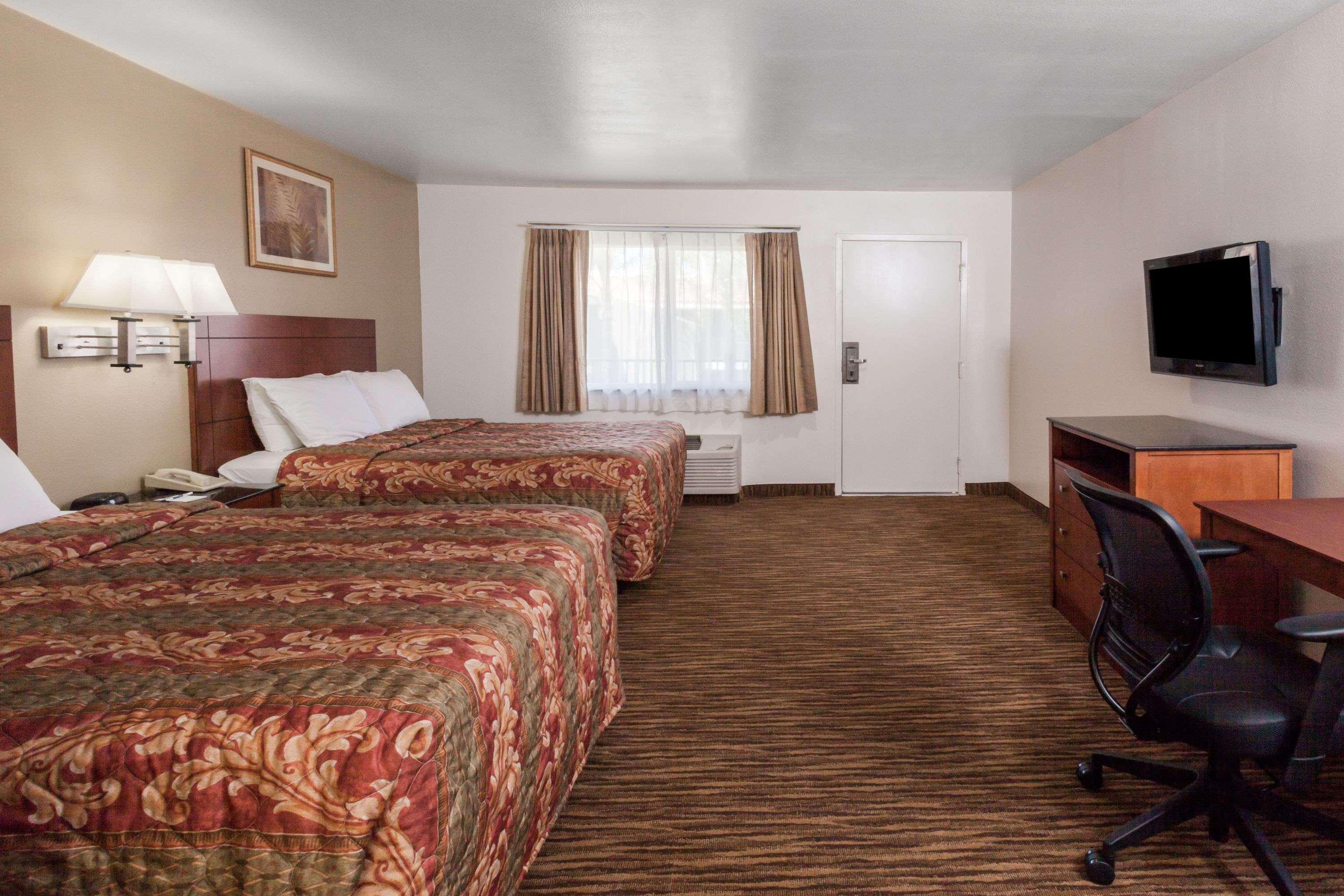 Travelodge By Wyndham Hemet Ca Esterno foto