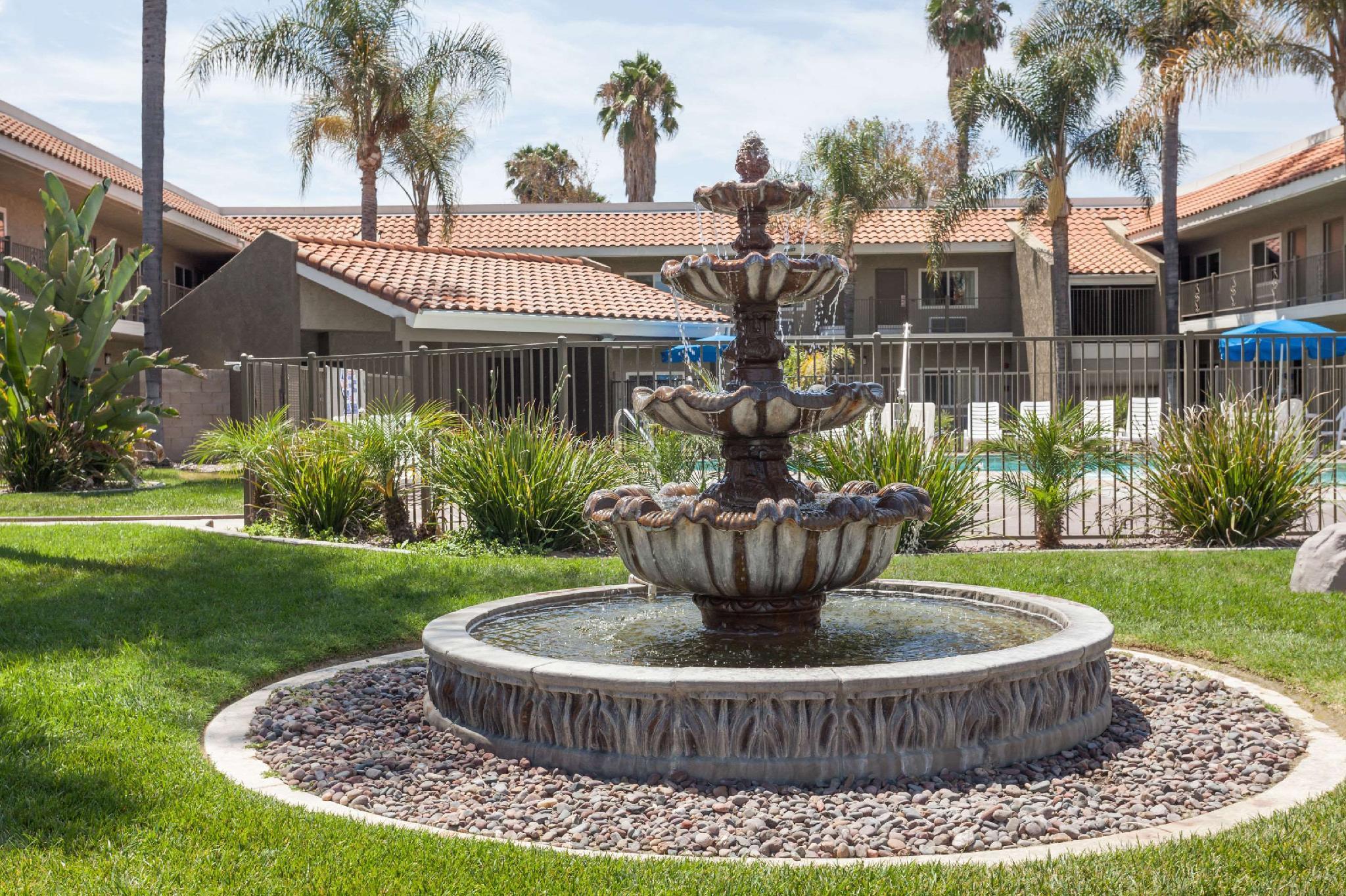 Travelodge By Wyndham Hemet Ca Esterno foto