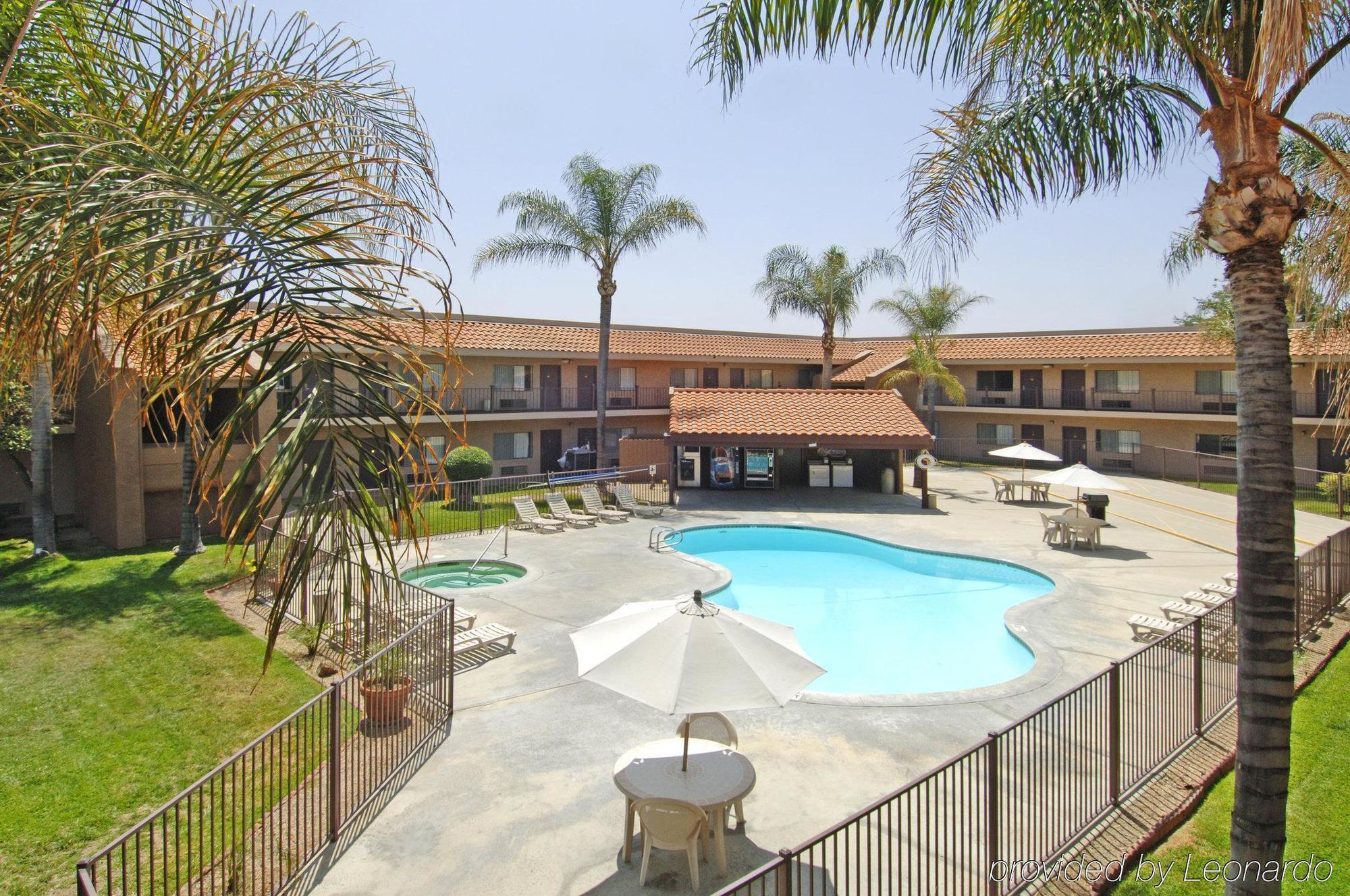Travelodge By Wyndham Hemet Ca Esterno foto